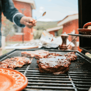 Grillen sülő hús baráti programon